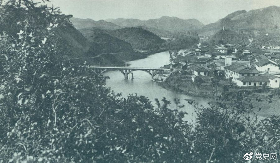 1930年12月30日,红军经过漫长的待机设伏,终于抓到战机,在龙冈歼灭国民党军第十八师两个旅,活捉敌师长张辉瓒。图为作战旧址江西兴国东北的龙冈。