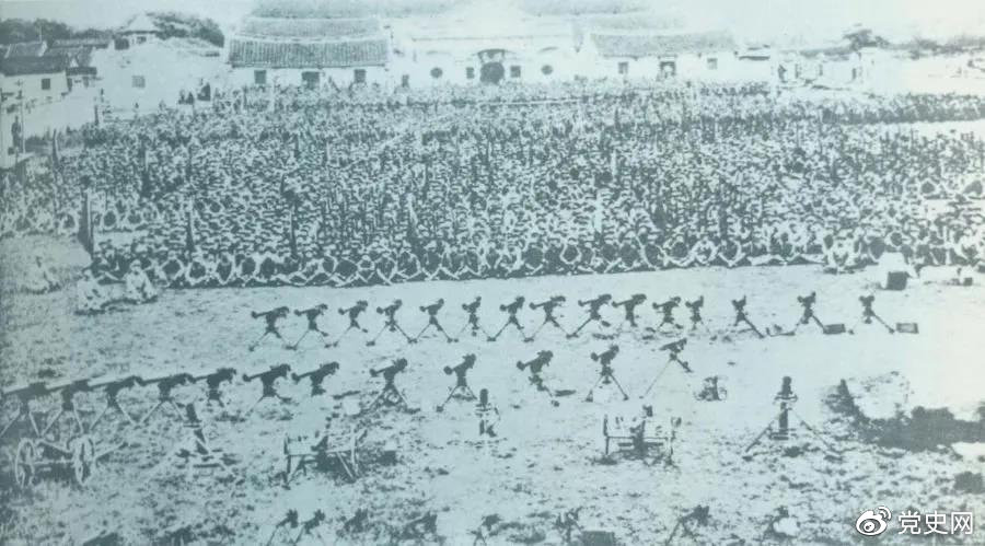 1932年4月20日,由红一军团和红五军团组成的东路军攻占漳州,图为攻占漳州后的部队情形。